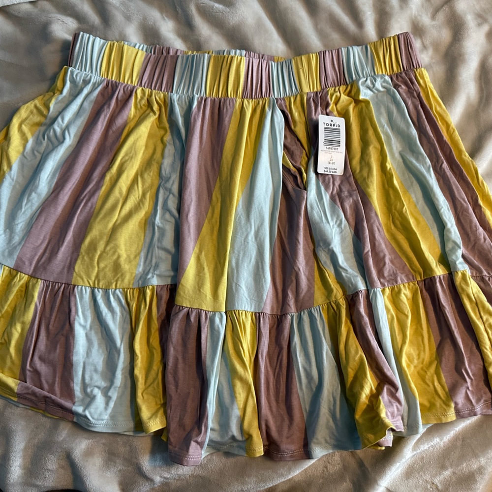 NWT Torrid Super soft pastel skirt size 2